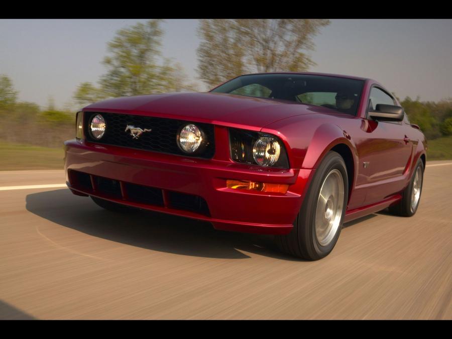  Ford Mustang GT 2005 года  (фото 51 из 209)